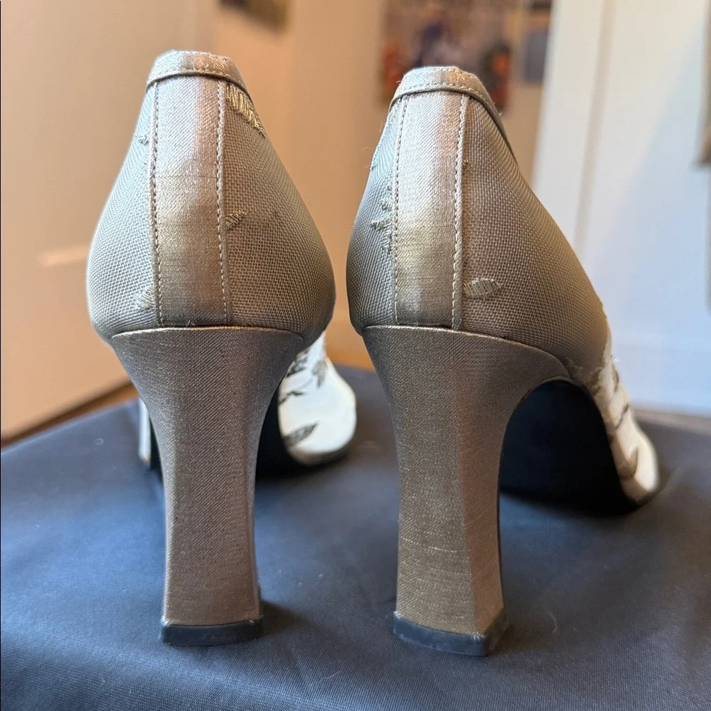 Stuart Weitzman Ivory Floral Lace Pointed-Toe Pumps - Picture 8 of 9